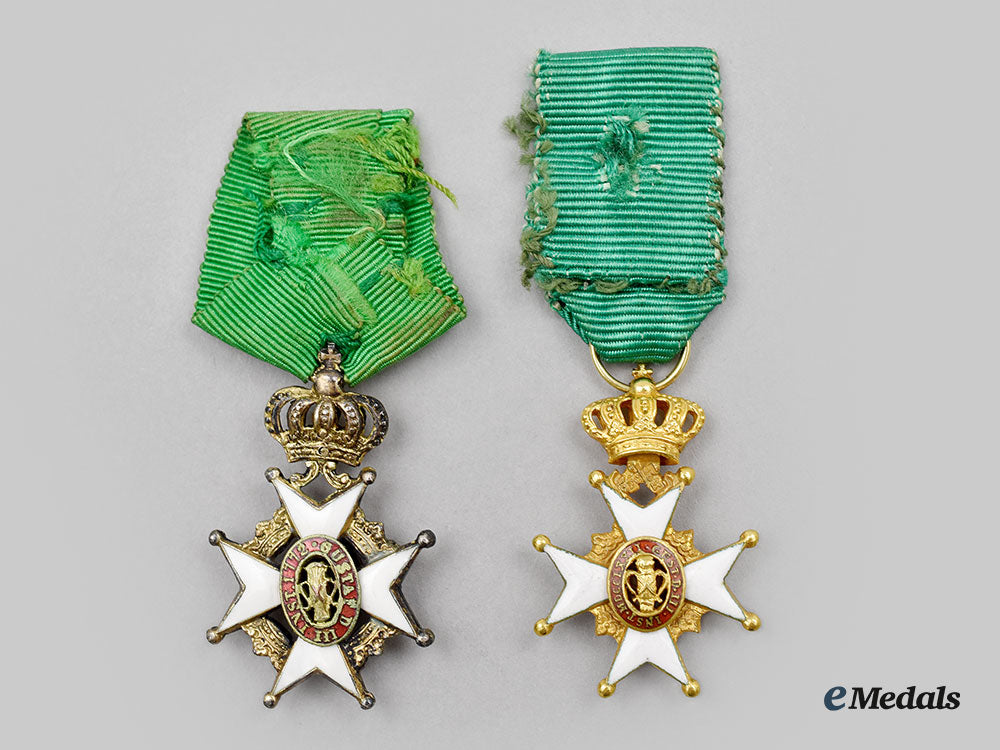 sweden,_kingdom._a_lot_of_two_miniature_orders_of_vasa_l22_mnc5450_691_1