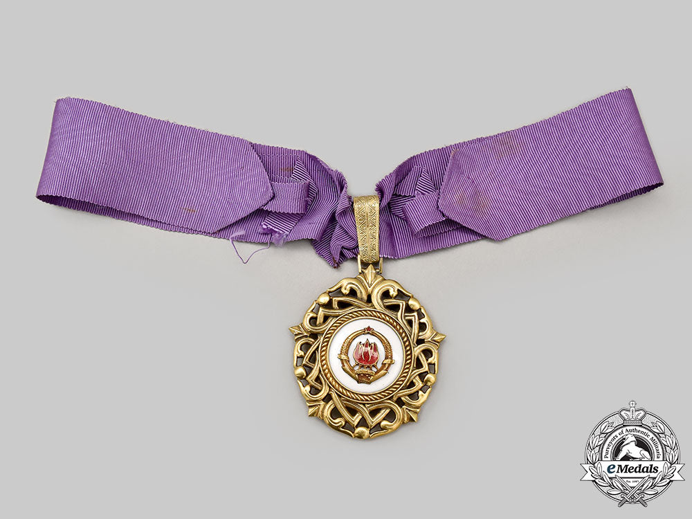 yugoslavia,_federal_socialist_republic._an_order_of_the_yugoslav_star_with_gold_wreath,_ii_class,_c.1955_l22_mnc5452_021