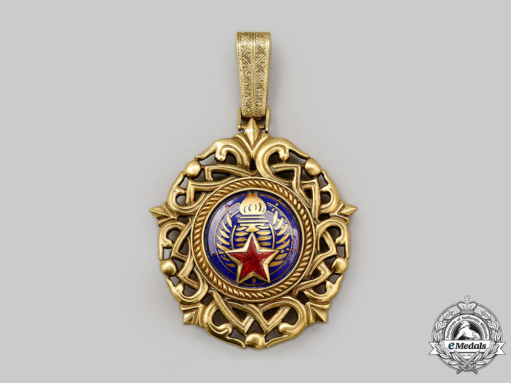yugoslavia,_federal_socialist_republic._an_order_of_the_yugoslav_star_with_gold_wreath,_ii_class,_c.1955_l22_mnc5455_023