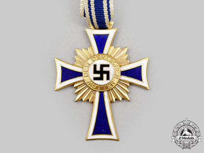 germany,_third_reich._an_honour_cross_of_the_german_mother,_gold_grade_with_case,_by_liefergemeinschaft_pforzheimer_innungen_l22_mnc5474_698