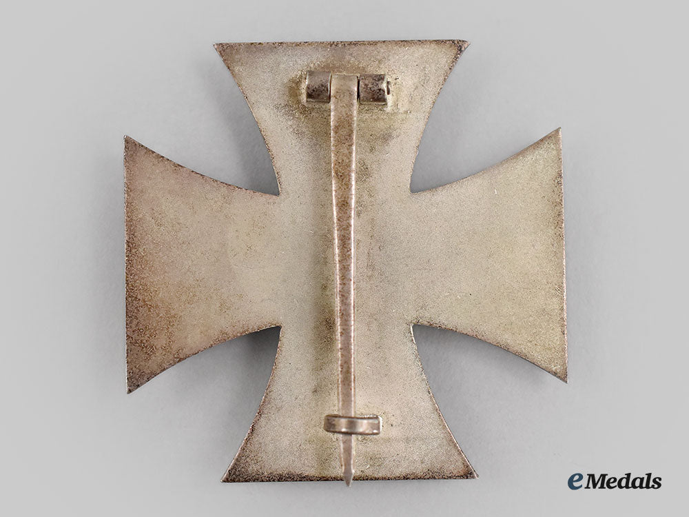 germany,_wehrmacht._a1939_iron_cross_i_class,_with_case,_by_wilhelm_deumer_l22_mnc5485_883