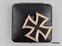 Germany, Wehrmacht. A 1939 Iron Cross I Class, With Case, By Wächtler & Lange