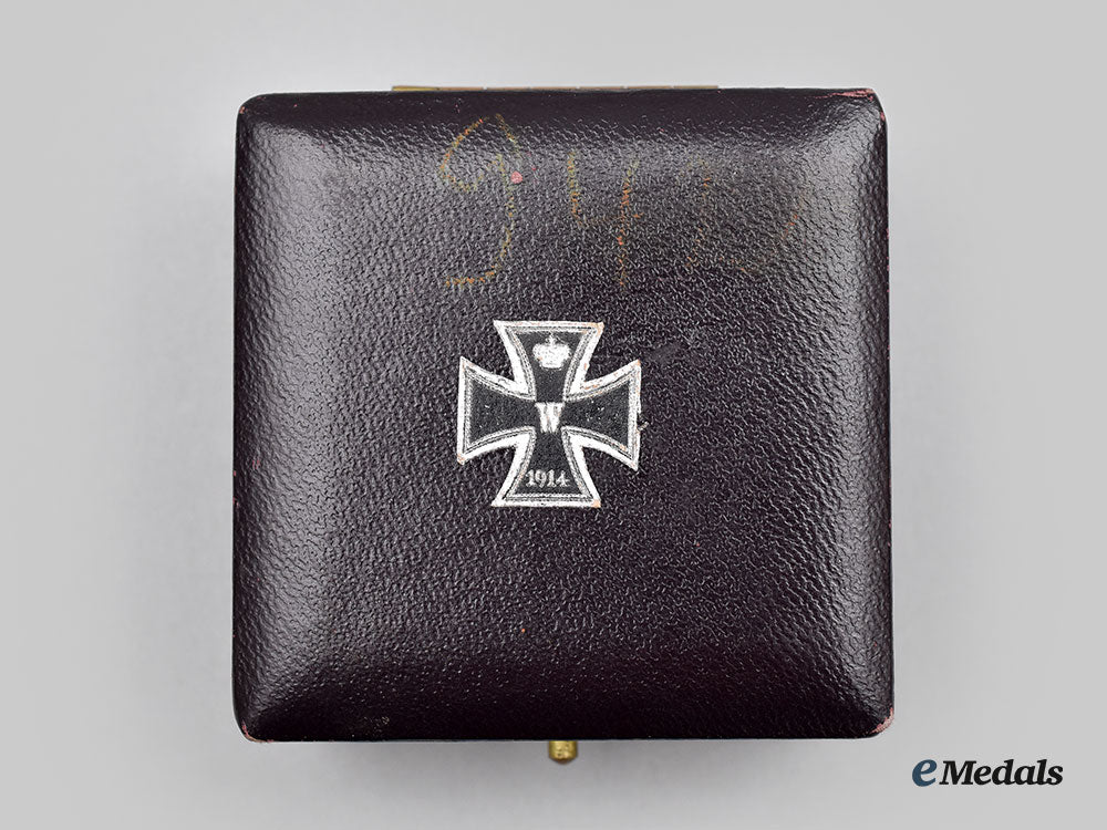 germany,_imperial._a1914_iron_cross_i_class,_with_case,_by_carl_dillenius_l22_mnc5518_978