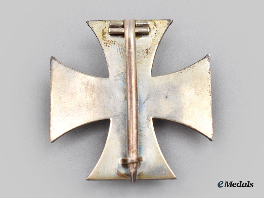 germany,_imperial._a1914_iron_cross_i_class,_with_case,_by_carl_dillenius_l22_mnc5523_982