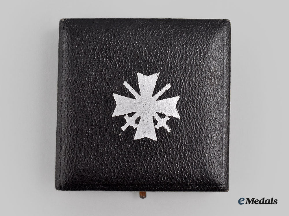 germany,_wehrmacht._a_war_merit_cross_i_class_with_swords_and_case,_by_wilhelm_deumer_l22_mnc5530_914_2