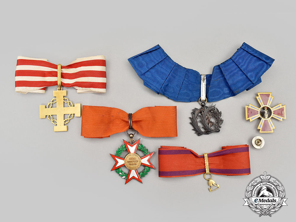 international._a_lot_of_four_orders,_medals,&_decorations_l22_mnc5568_925