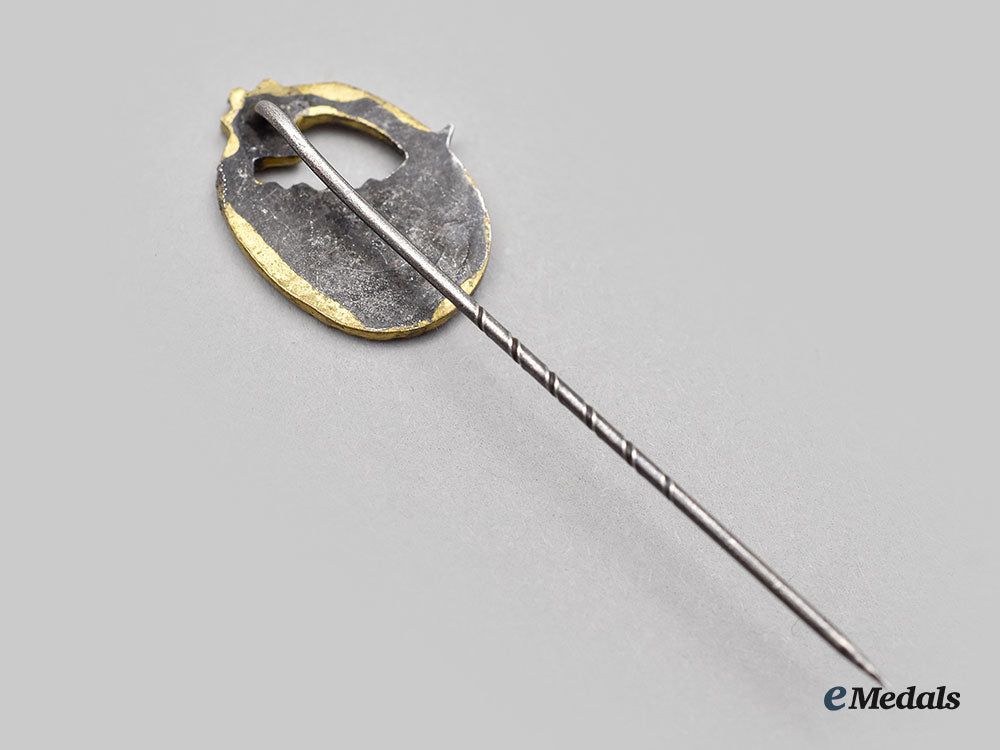 germany,_kriegsmarine._a_destroyer_war_badge,_with_stick_pin_miniature,_by_gebrüder_wegerhoff_l22_mnc5611_869