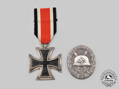 germany,_wehrmacht._a_pair_of_service_decorations_l22_mnc5679_740