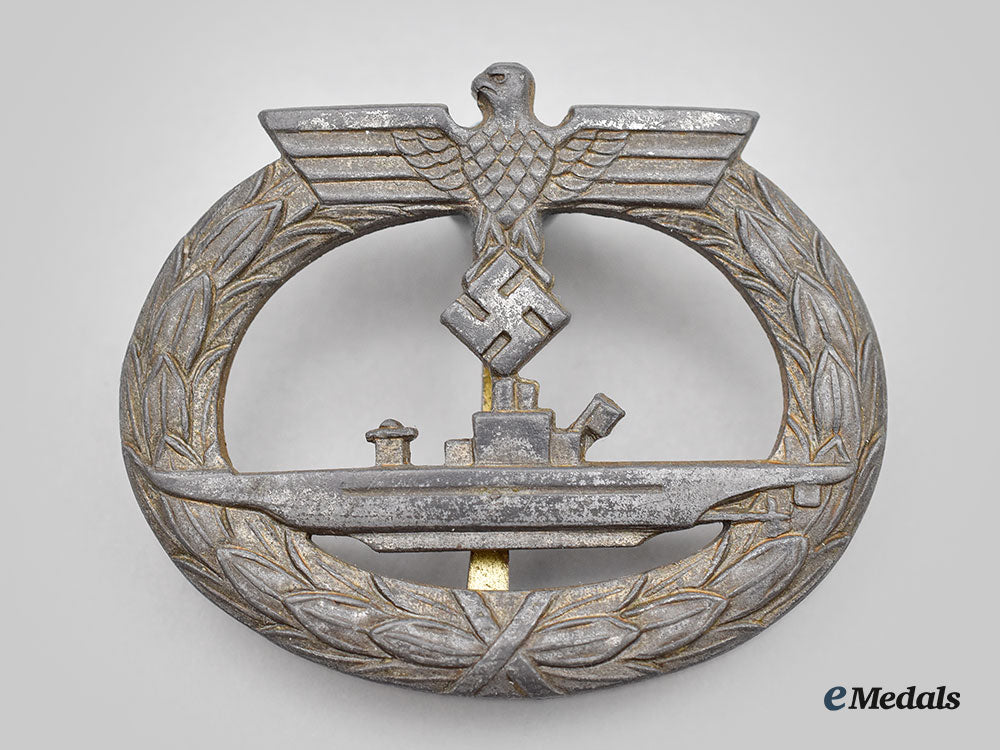 germany,_kriegsmarine._a_u-_boat_war_badge,_by_foerster&_barth_l22_mnc5681_902