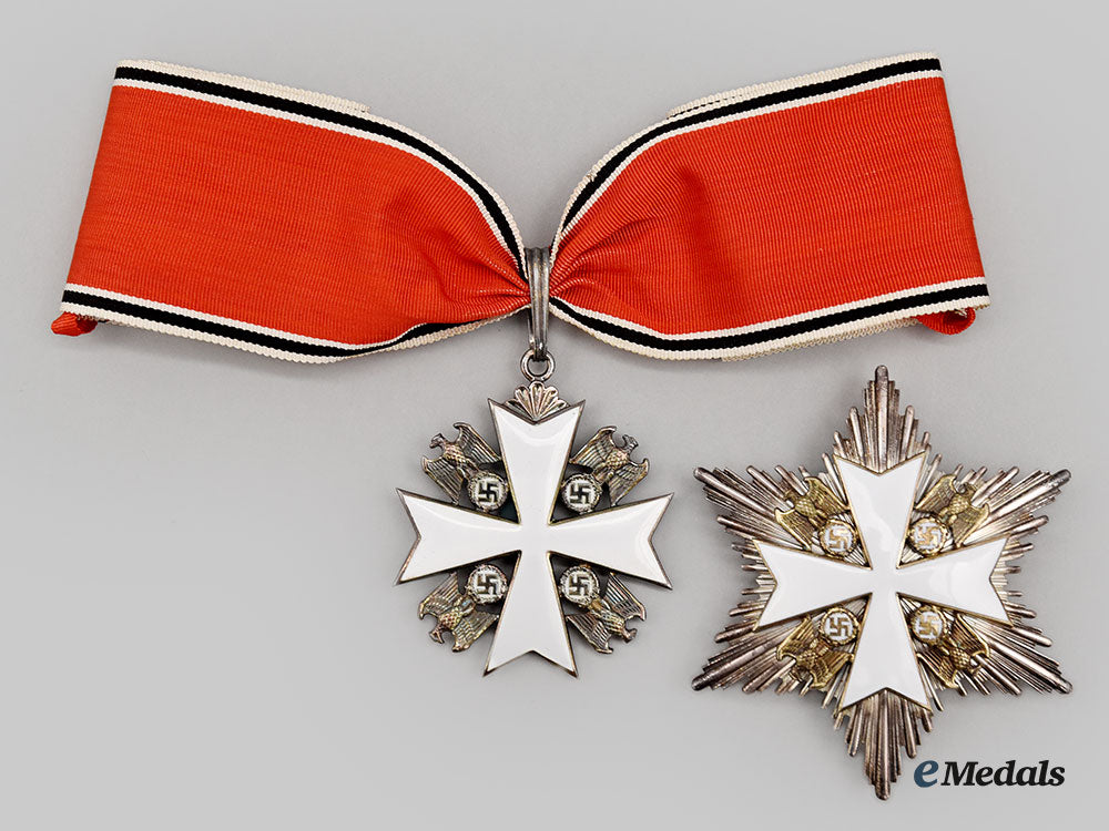 germany,_third_reich._an_order_of_the_german_eagle,_ii_class_cross&_breast_star_with_case,_by_gebrüder_godet_l22_mnc5688_000