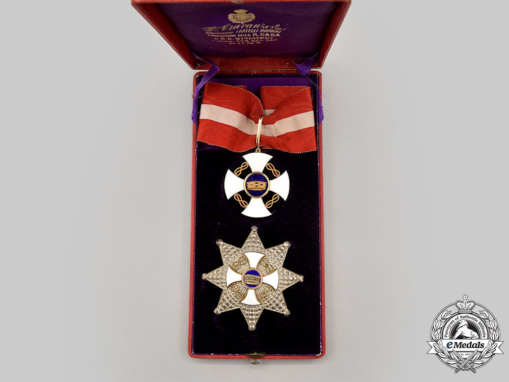italy,_kingdom._an_order_of_the_crown_of_italy_in_gold,_ii_class_grand_officer_set,_c.1890_l22_mnc5710_777