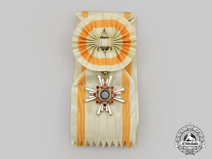 japan,_empire._an_order_of_the_sacred_treasure,_i_class_grand_cordon,_in_case,_c.1940_l22_mnc5806_036