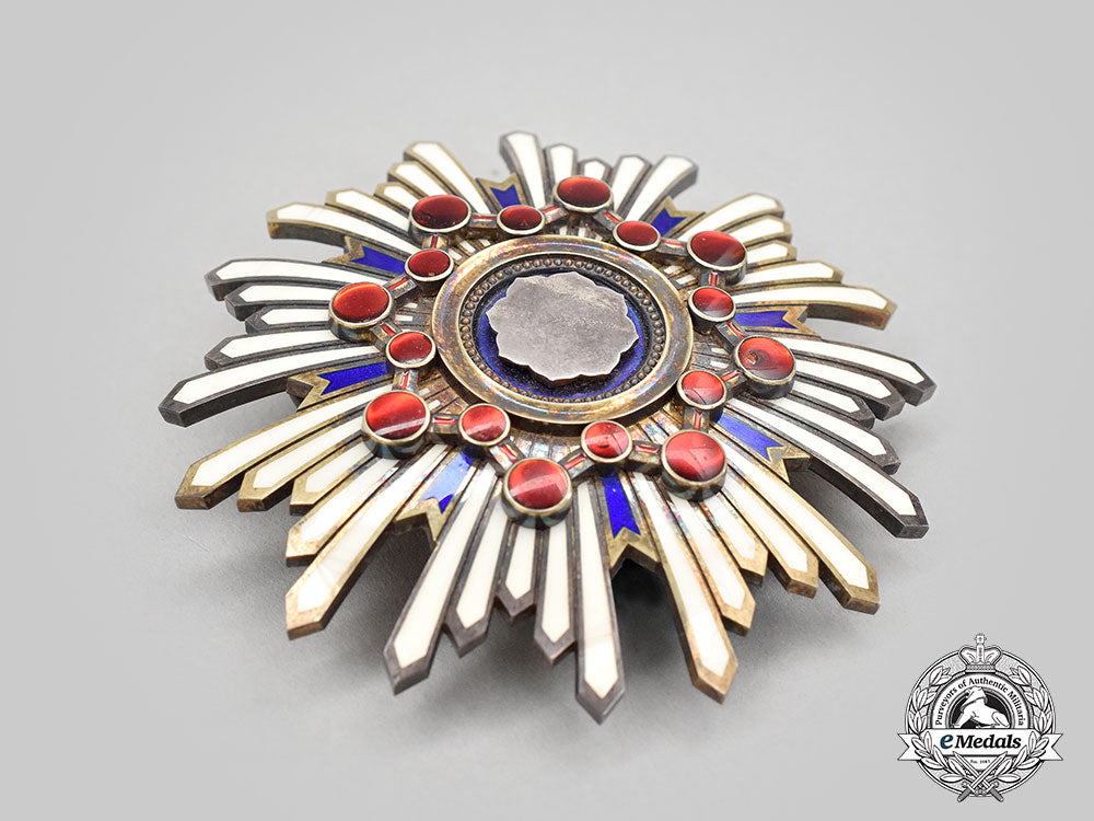 japan,_empire._an_order_of_the_sacred_treasure,_i_class_grand_cordon,_in_case,_c.1940_l22_mnc5812_041