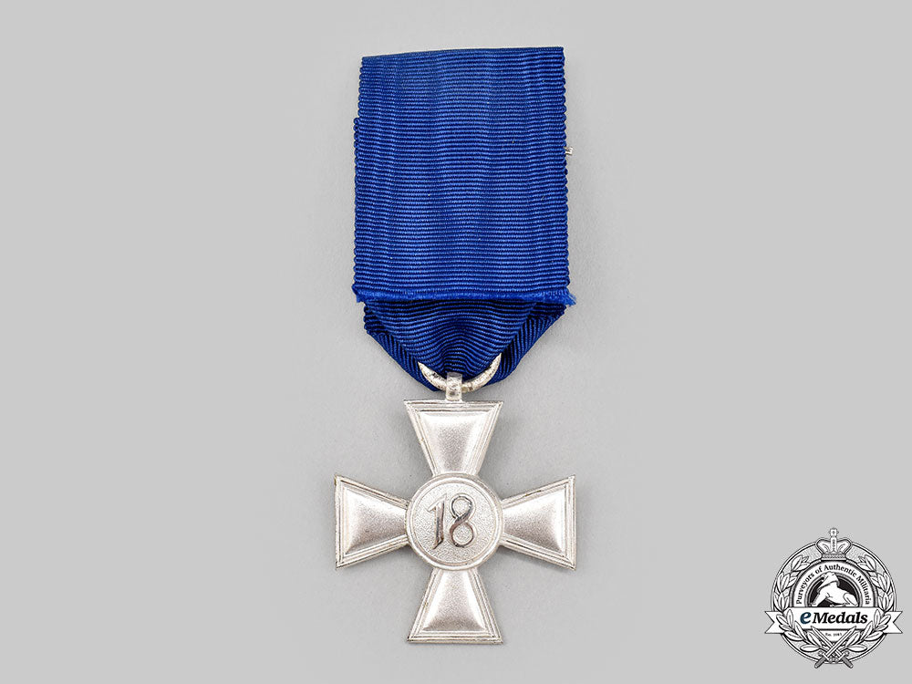 germany,_wehrmacht._a_mint18-_year_long_service_decoration,_luftwaffe_issue_l22_mnc5833_842