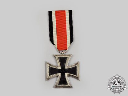 germany,_heer._a1939_iron_cross_ii_class,_with_award_document,_to_obergefreiter_walter_trier_l22_mnc5840_855