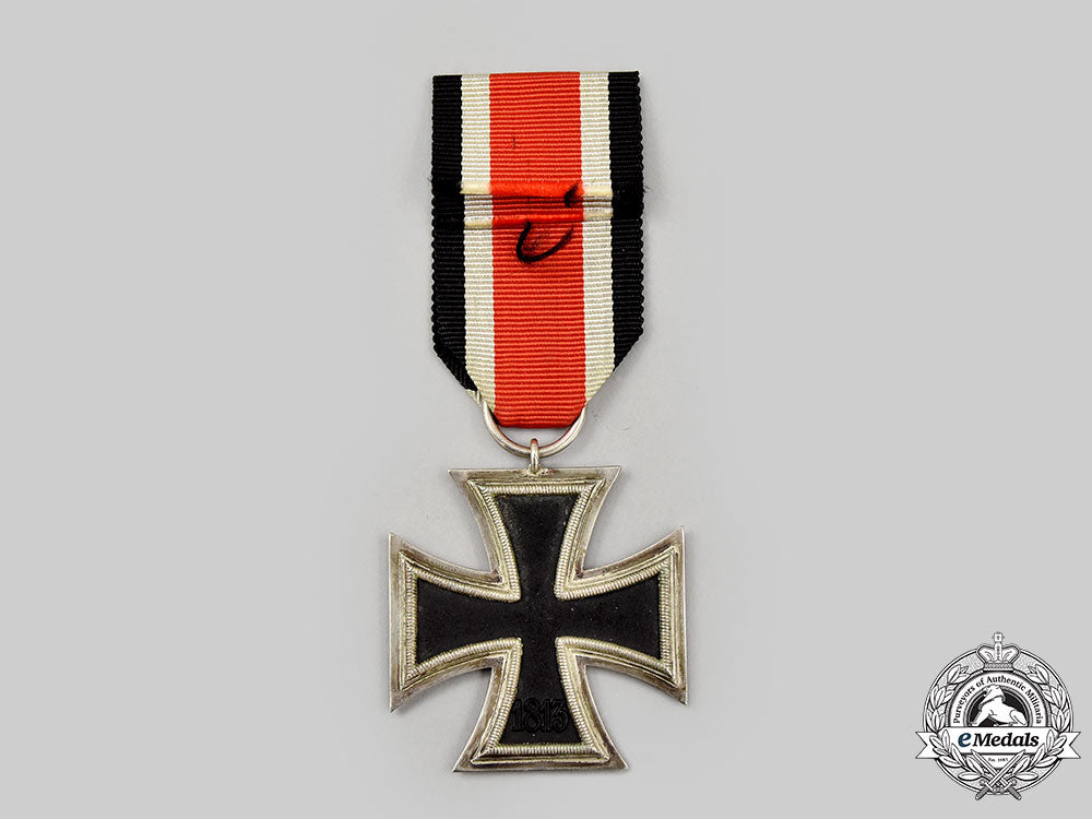 germany,_heer._a1939_iron_cross_ii_class,_with_award_document,_to_obergefreiter_walter_trier_l22_mnc5842_856