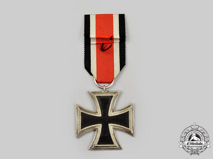 germany,_heer._a1939_iron_cross_ii_class,_with_award_document,_to_obergefreiter_walter_trier_l22_mnc5842_856