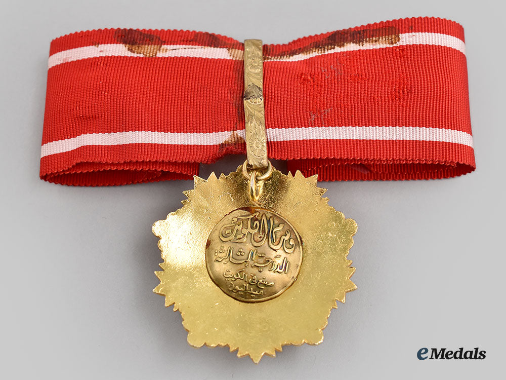 kuwait,_state._an_order_of_kuwait,_iii_class_commander,_c.1980_l22_mnc5872_078_1