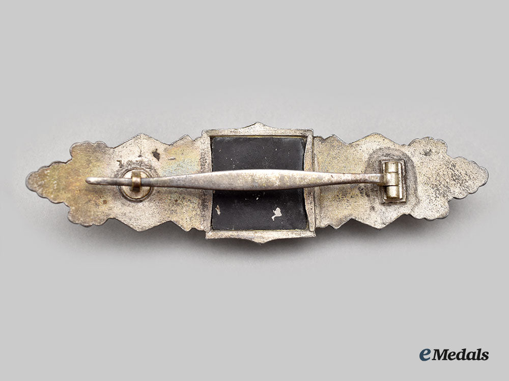 germany,_wehrmacht._a_close_combat_clasp,_silver_grade,_by_funcke&_brüninghaus_l22_mnc5873_066