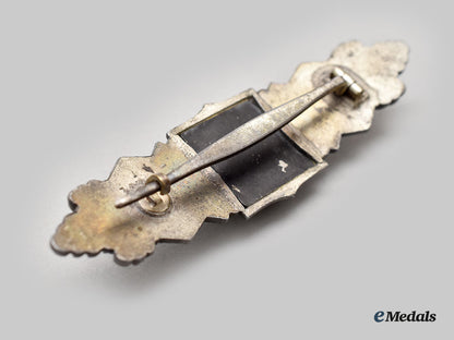 germany,_wehrmacht._a_close_combat_clasp,_silver_grade,_by_funcke&_brüninghaus_l22_mnc5876_067