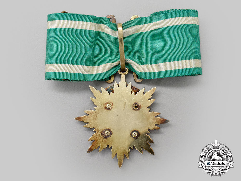 japan,_empire._an_early&_rare_order_of_the_golden_kite,_iii_class,_in_case_and_box,_c.1900_l22_mnc5877_081