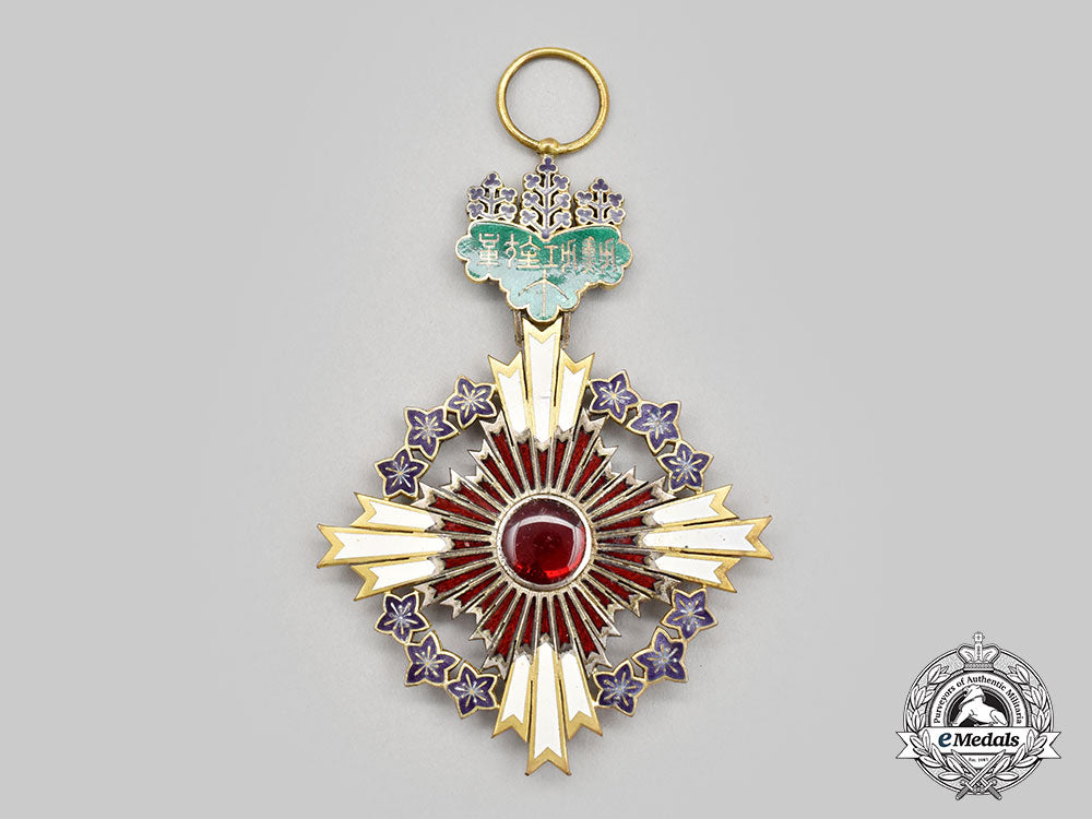japan,_empire._a_european_order_of_the_rising_sun_with_pawlonia_flowers,_grand_cordon_set_with_diplomatic_case,_c.1930_l22_mnc5894_090