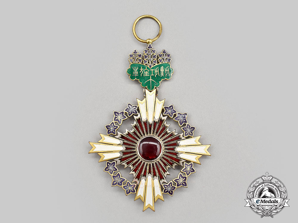 japan,_empire._a_european_order_of_the_rising_sun_with_pawlonia_flowers,_grand_cordon_set_with_diplomatic_case,_c.1930_l22_mnc5897_091
