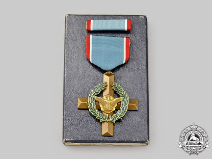 united_states._an_air_force_cross,_boxed_l22_mnc5898_887