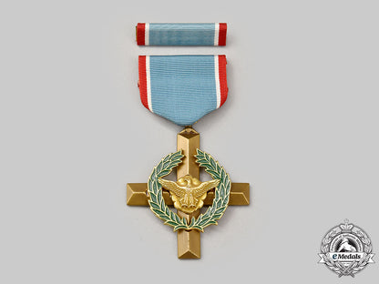 united_states._an_air_force_cross,_boxed_l22_mnc5900_888