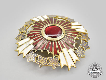 japan,_empire._a_european_order_of_the_rising_sun_with_pawlonia_flowers,_grand_cordon_set_with_diplomatic_case,_c.1930_l22_mnc5901_096