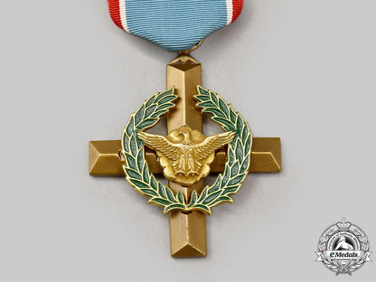united_states._an_air_force_cross,_boxed_l22_mnc5902_890