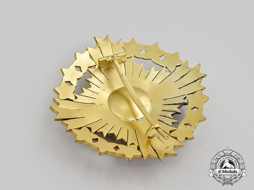 japan,_empire._a_european_order_of_the_rising_sun_with_pawlonia_flowers,_grand_cordon_set_with_diplomatic_case,_c.1930_l22_mnc5904_097