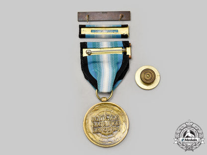 united_states._an_antarctica_service_medal,_boxed_l22_mnc5919_897