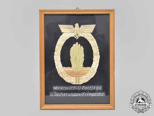 germany,_kriegsmarine._an_unusual_minesweeper_war_badge_presentation_frame_l22_mnc5955_900