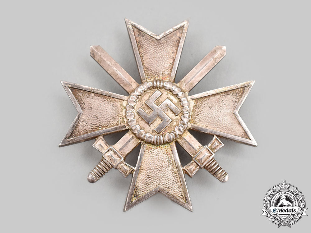 germany,_wehrmacht._a_war_merit_cross_i_class_with_swords_and_case,_by_deschler&_sohn_l22_mnc5985_759
