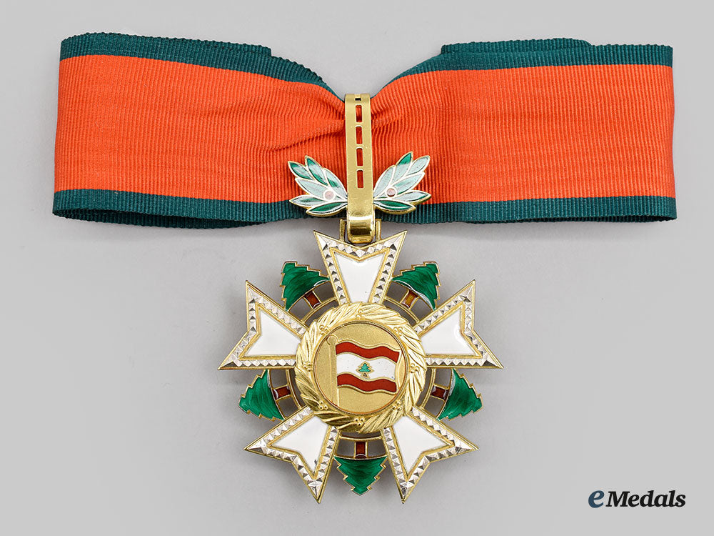 lebanon,_republic._a_national_order_of_the_cedar,_iii_class_commander_with_case_l22_mnc5986_130