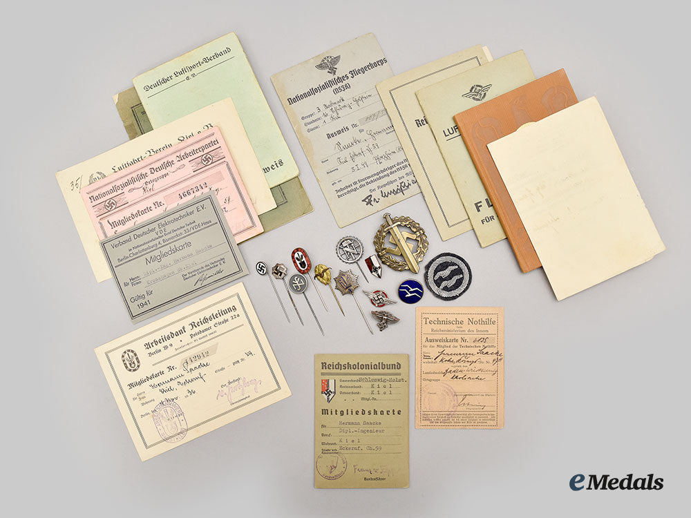 germany,_third_reich._a_lot_of_awards,_membership_badges,_and_booklets_to_electrical_engineer_and_patent_holder_hermann_saacke_l22_mnc5990_204_1