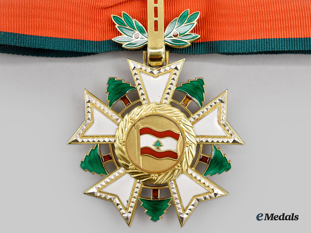 lebanon,_republic._a_national_order_of_the_cedar,_iii_class_commander_with_case_l22_mnc5991_131