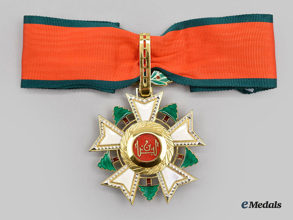 lebanon,_republic._a_national_order_of_the_cedar,_iii_class_commander_with_case_l22_mnc5992_132