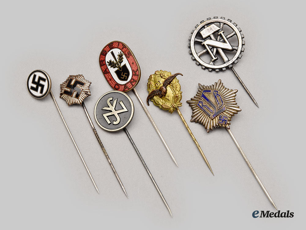 germany,_third_reich._a_lot_of_awards,_membership_badges,_and_booklets_to_electrical_engineer_and_patent_holder_hermann_saacke_l22_mnc5992_205_1