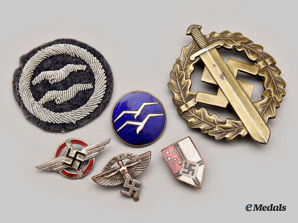 germany,_third_reich._a_lot_of_awards,_membership_badges,_and_booklets_to_electrical_engineer_and_patent_holder_hermann_saacke_l22_mnc5996_207_1
