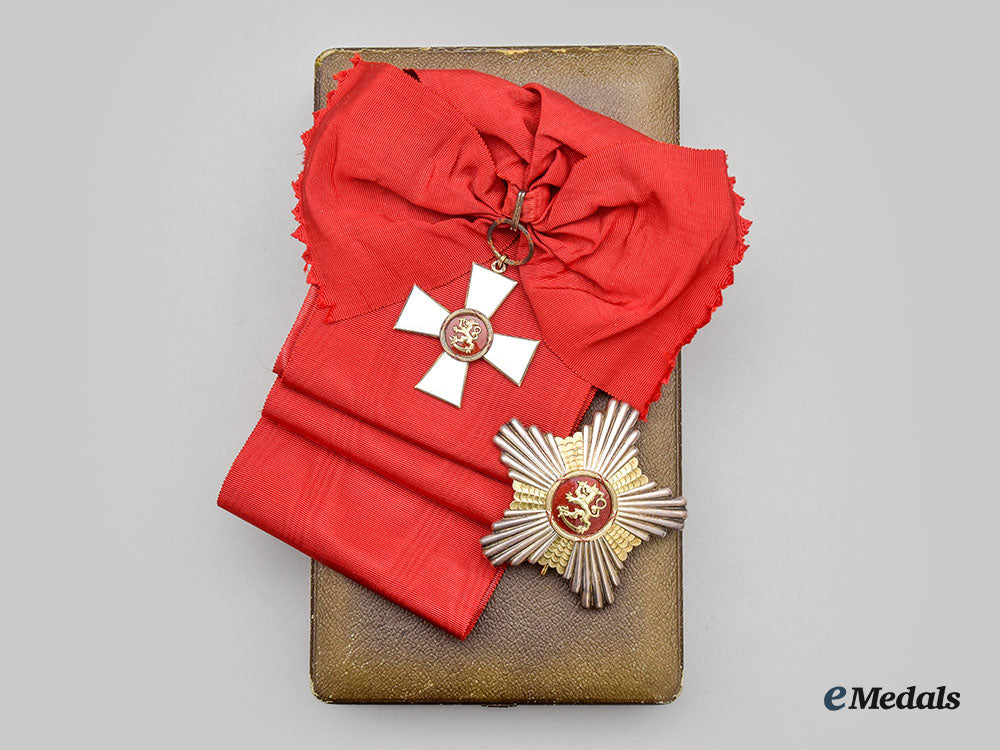 finland,_republic._an_order_of_the_lion,_grand_cross_set_in_case,_c.1965,_by_a._tillander_l22_mnc6056_168
