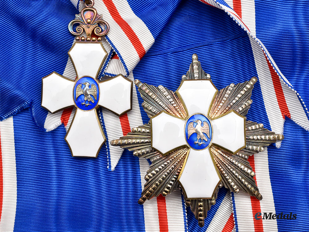 iceland,_republic._an_order_of_the_falcon,_grand_cross_set_in_case,_by_kjartan_asmundsson_l22_mnc6078_179