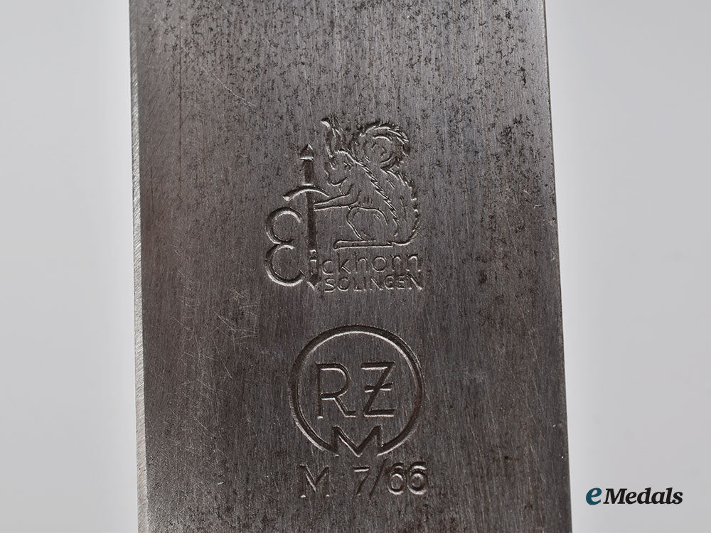 germany,_hj._a_member’s_knife,_by_carl_eickhorn_l22_mnc6095_290