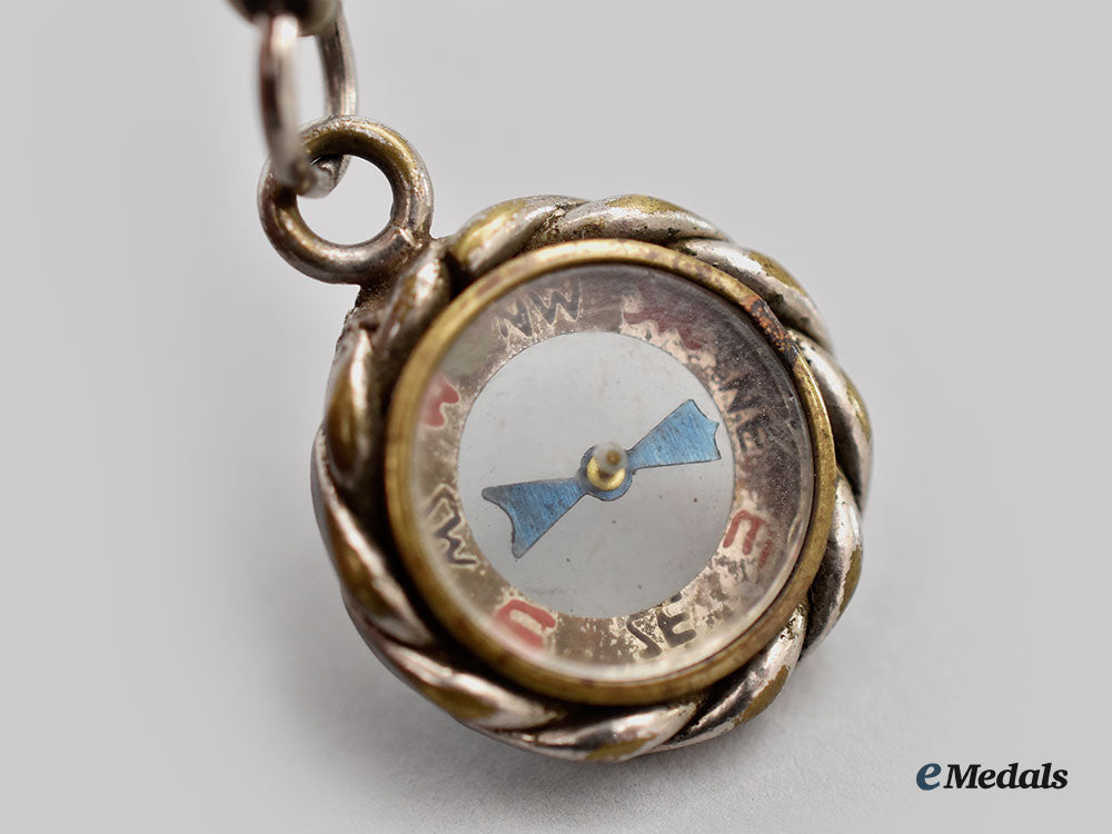 germany,_imperial._a_first_world_war_pilot’s_pocket_watch,_by_f.w._kreis_l22_mnc6103_177_1