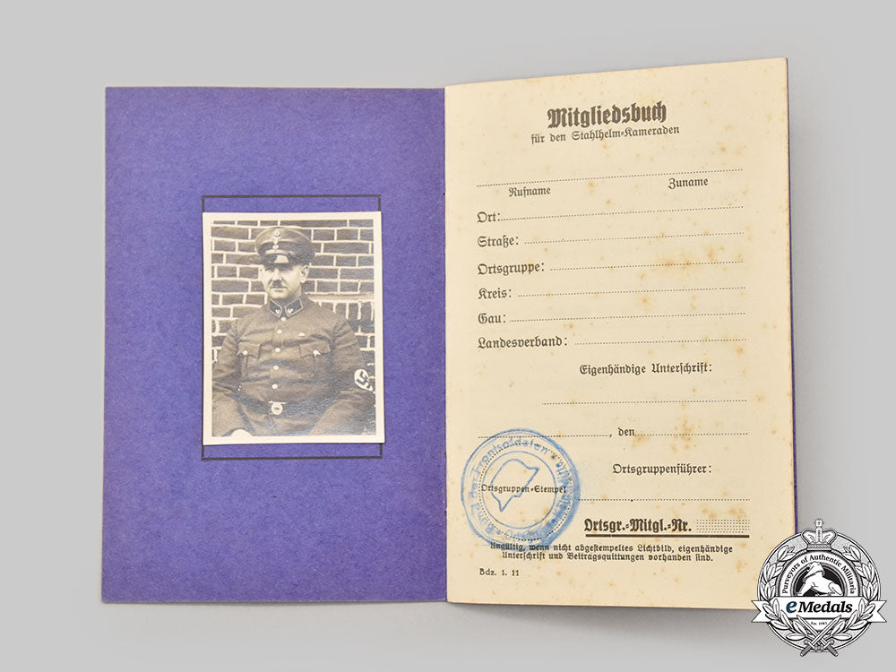 germany,_der_stahlhelm._a_pair_of_membership_booklets_l22_mnc6116_256_2_1