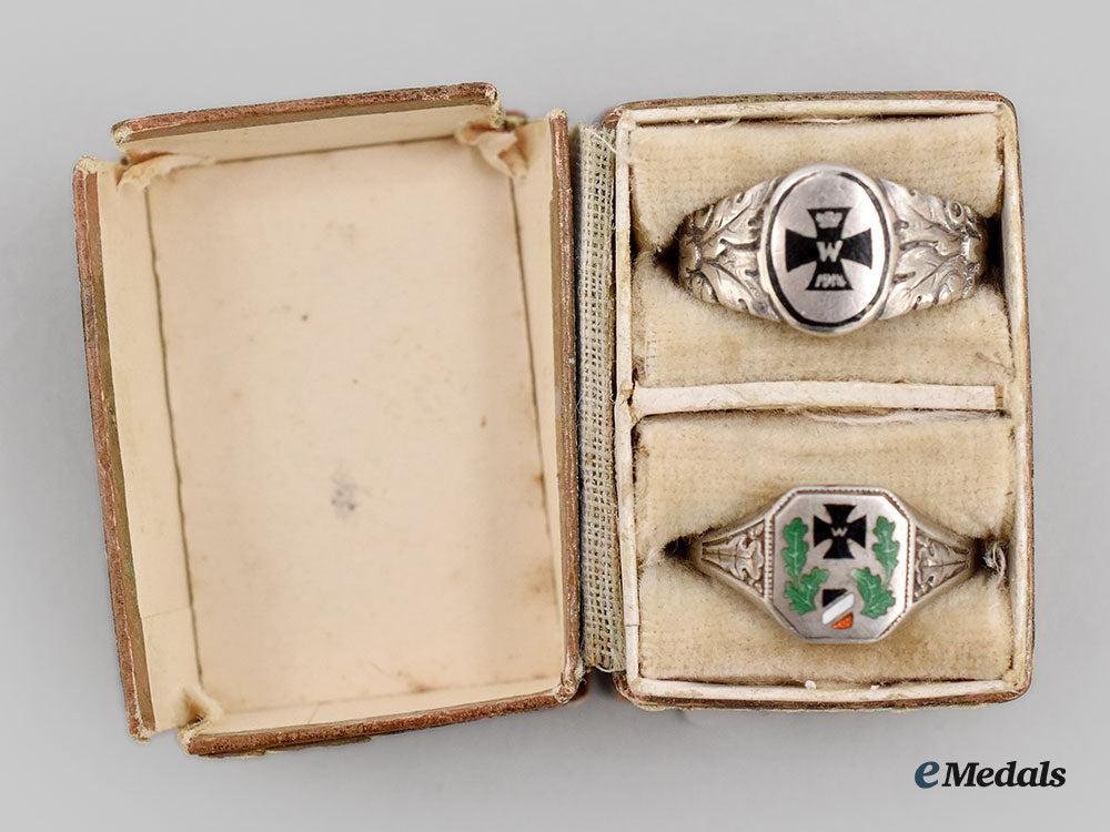 germany,_imperial._a_pair_of_first_world_war_patriotic_silver_rings_l22_mnc6140_198