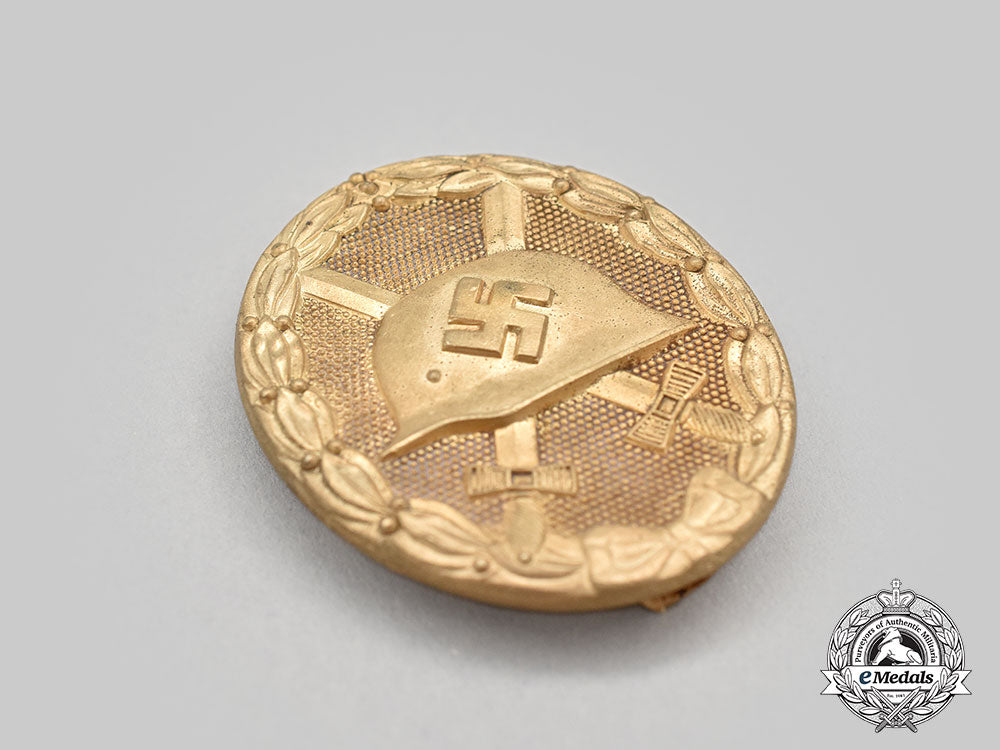 germany,_wehrmacht._a_gold_grade_wound_badge,_by_klein&_quenzer_l22_mnc6166_248