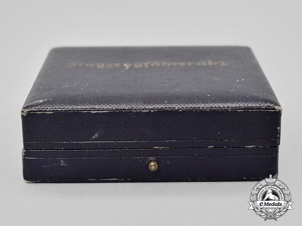 germany,_wehrmacht._a_case_for_a_pilot’s_badge_l22_mnc6176_255