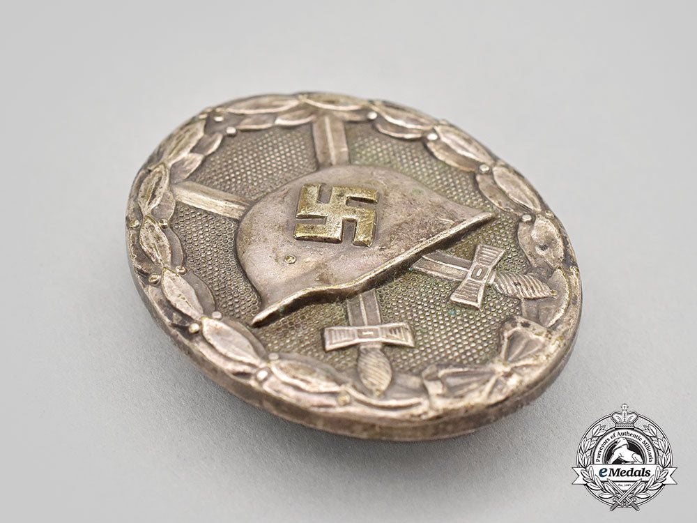 germany,_wehrmacht._a_silver_grade_wound_badge,_with_case_l22_mnc6192_264